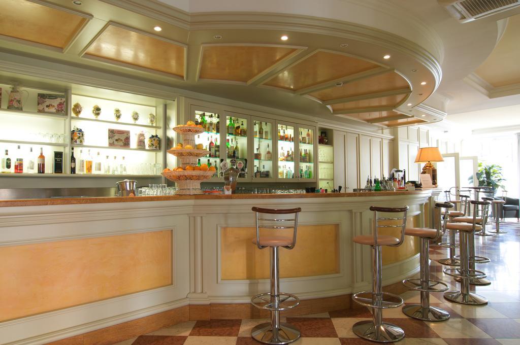 Grand Hotel Liberty Riva del Garda Luaran gambar
