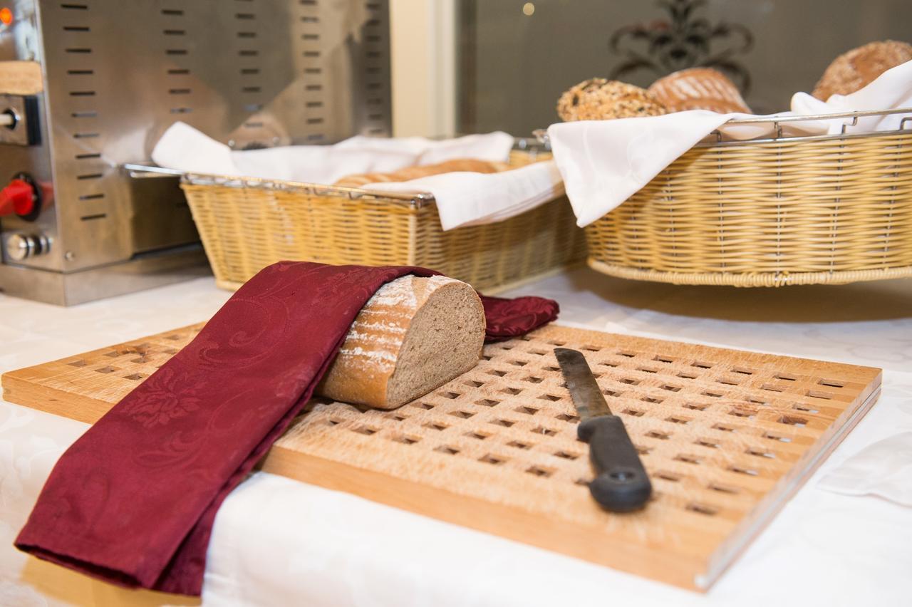 Grand Hotel Liberty Riva del Garda Luaran gambar