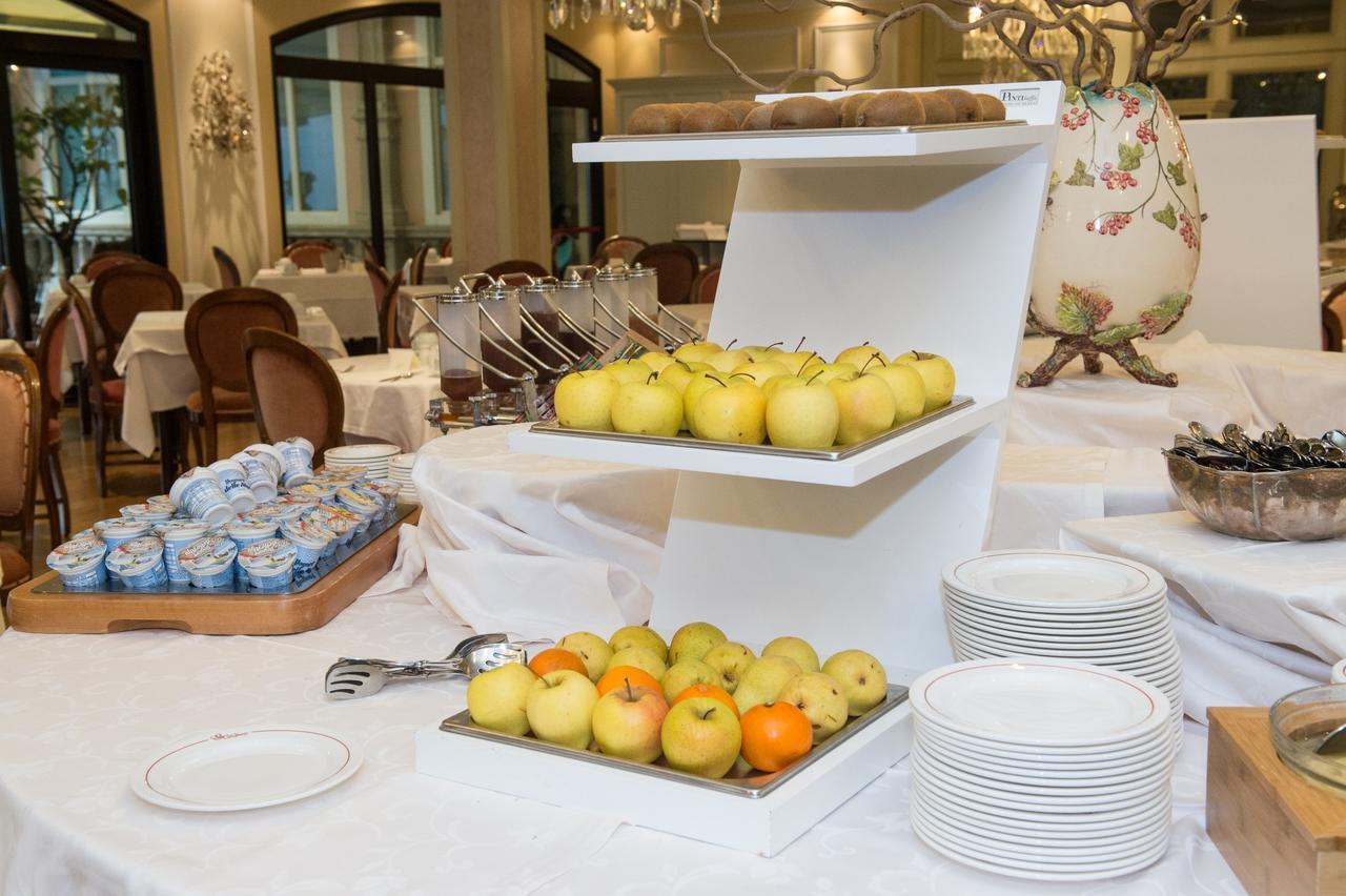 Grand Hotel Liberty Riva del Garda Luaran gambar