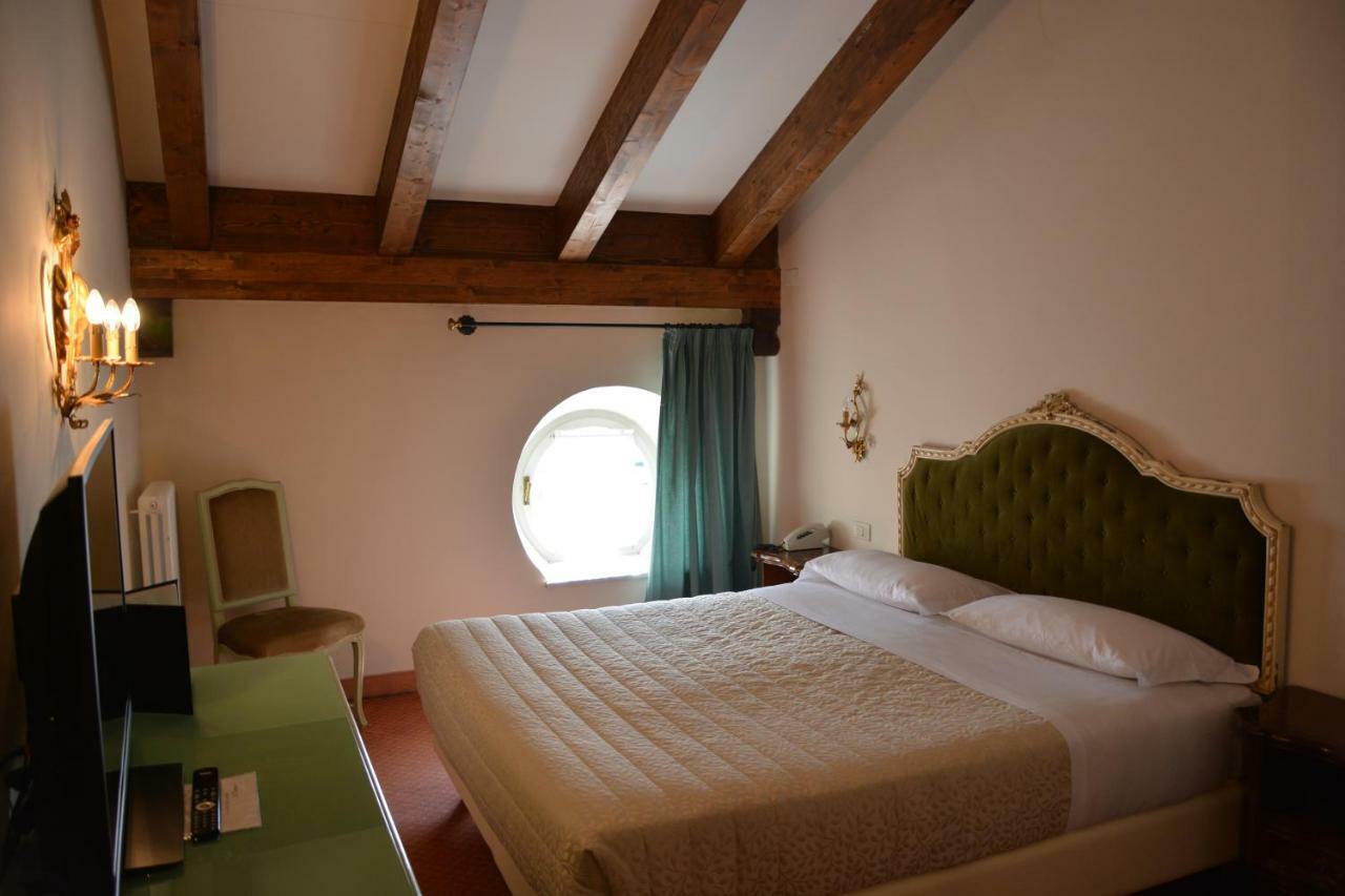 Grand Hotel Liberty Riva del Garda Luaran gambar